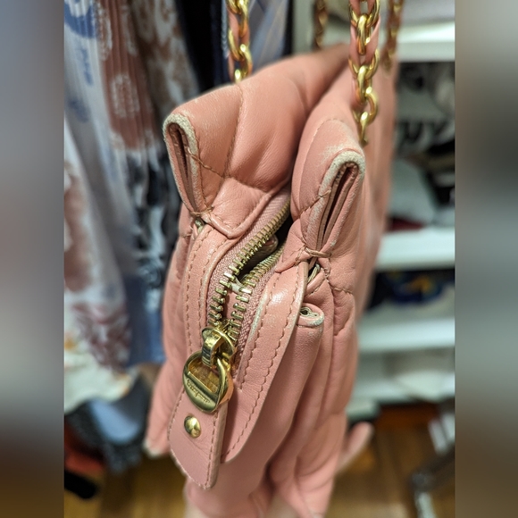 Ferragamo Vara Bow Shoulder Bag - Picture 2 of 11